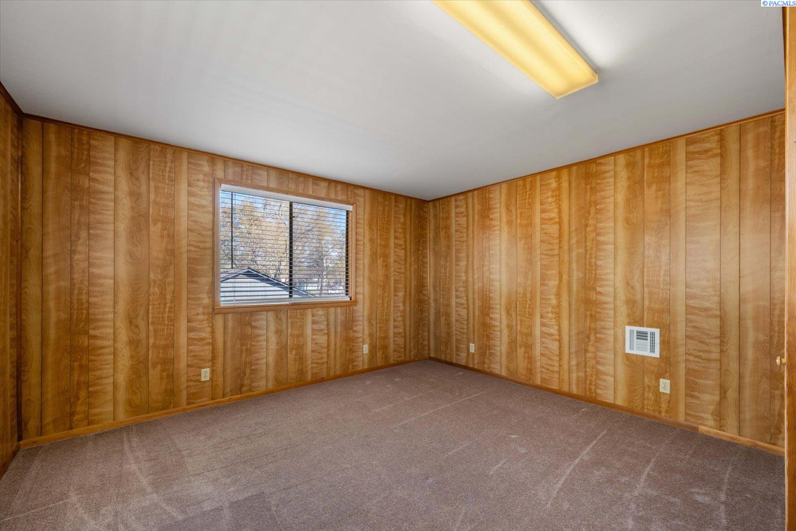 1211 Birch Ave