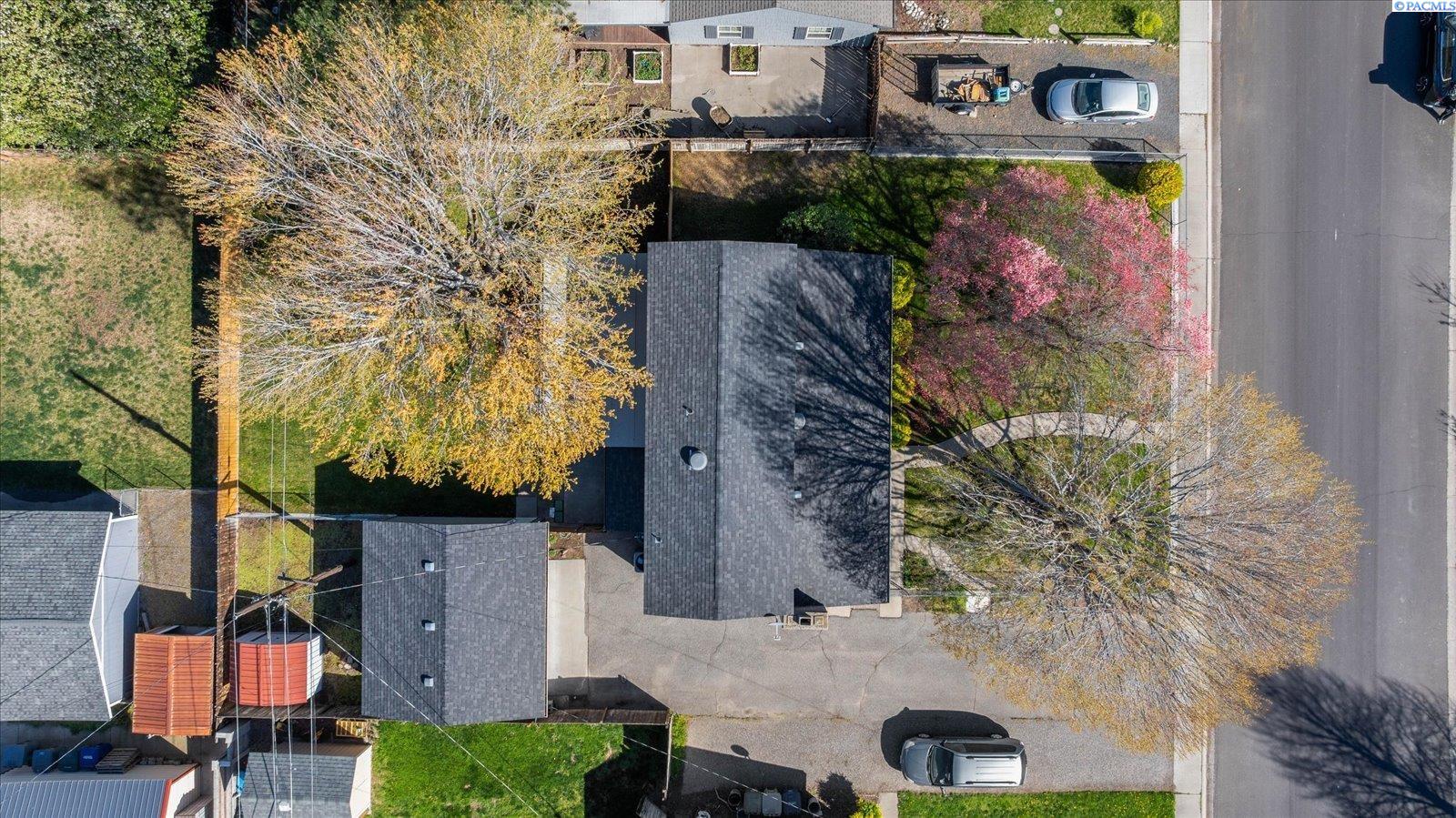 1211 Birch Ave