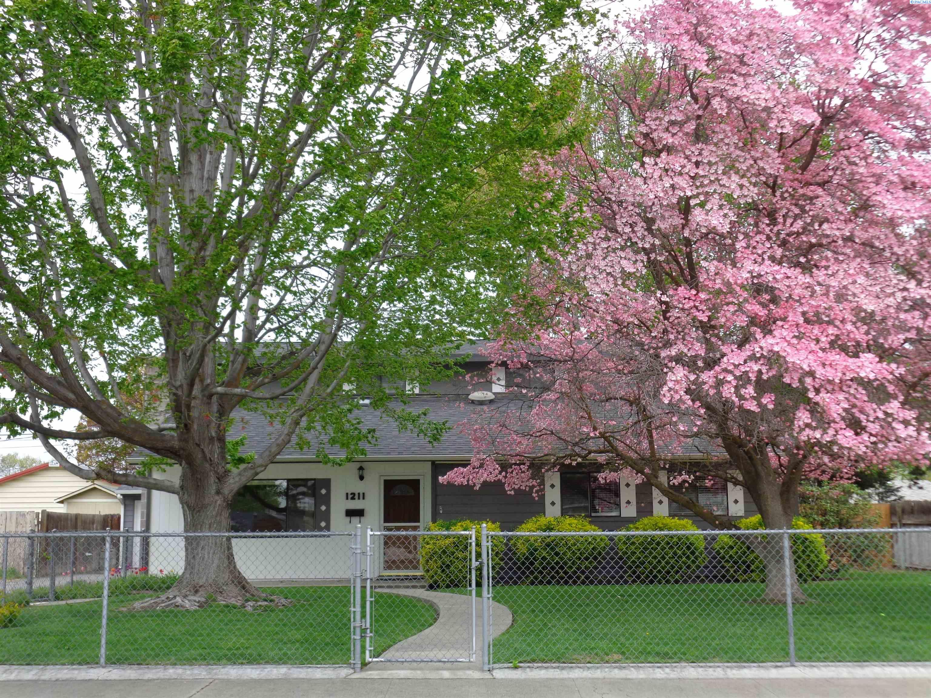 1211 Birch Ave
