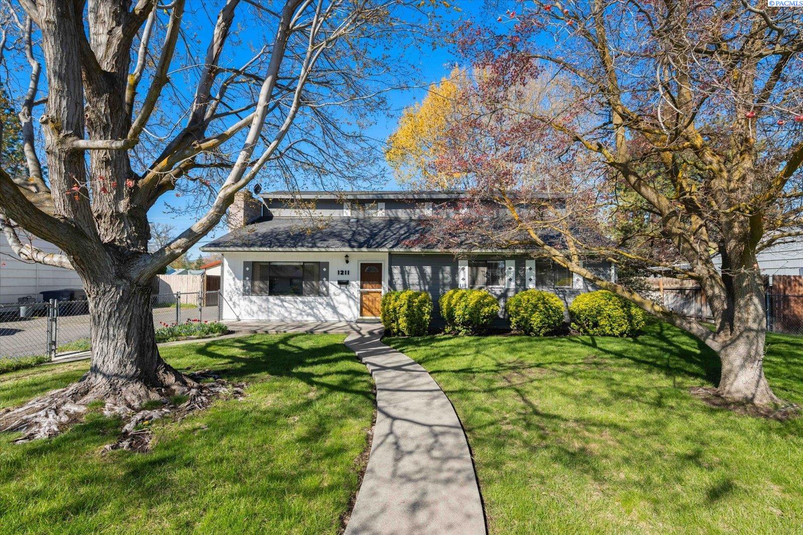 1211 Birch Ave