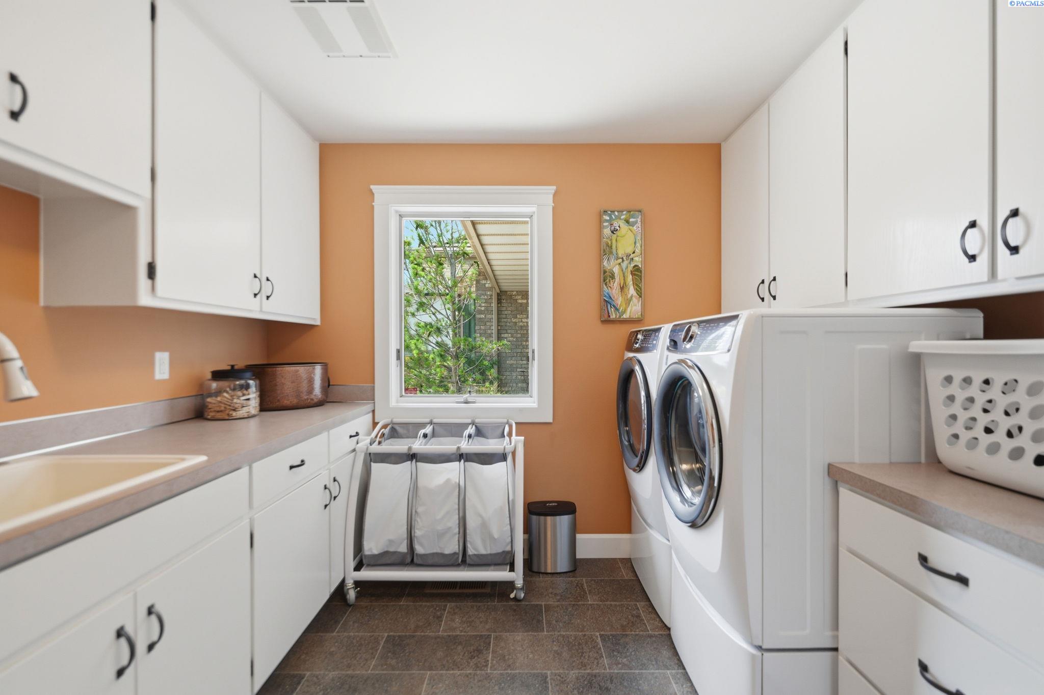 3521 W 36th Loop