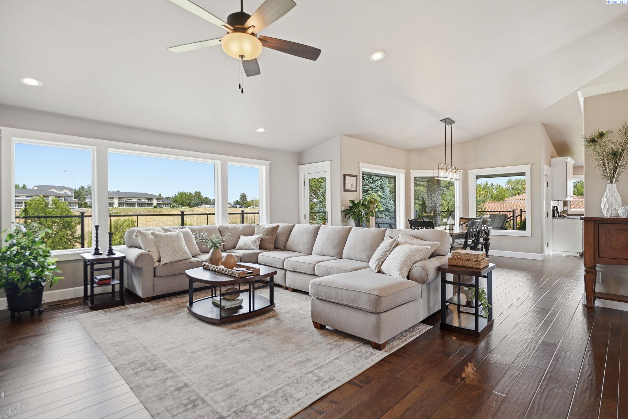 3521 W 36th Loop