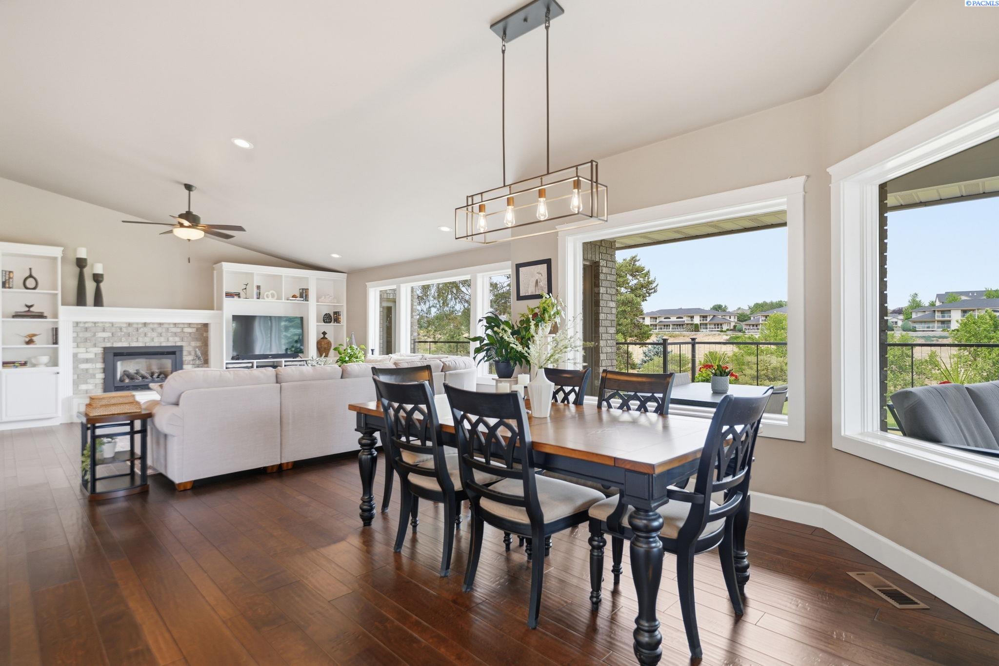 3521 W 36th Loop