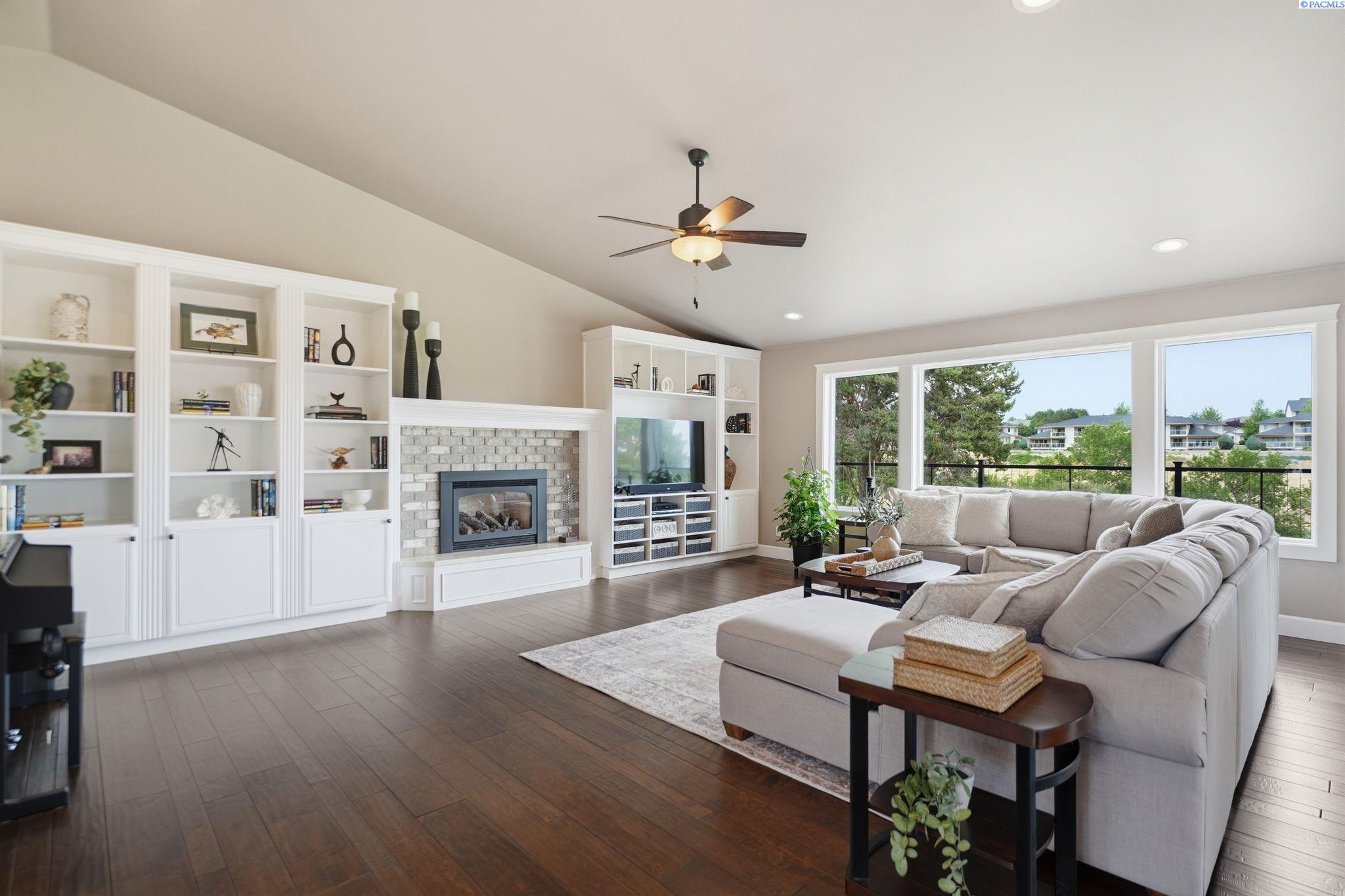 3521 W 36th Loop