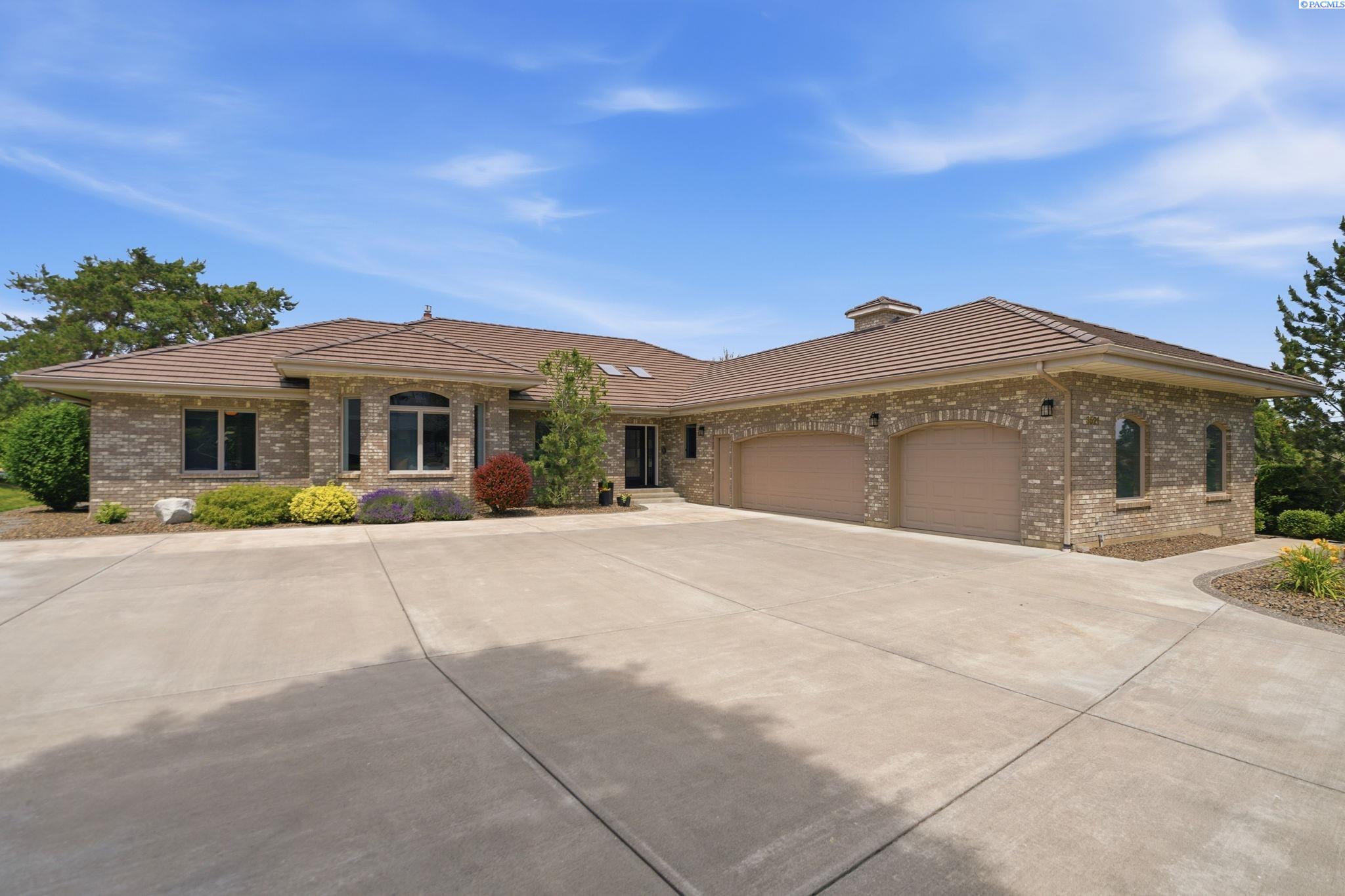 3521 W 36th Loop