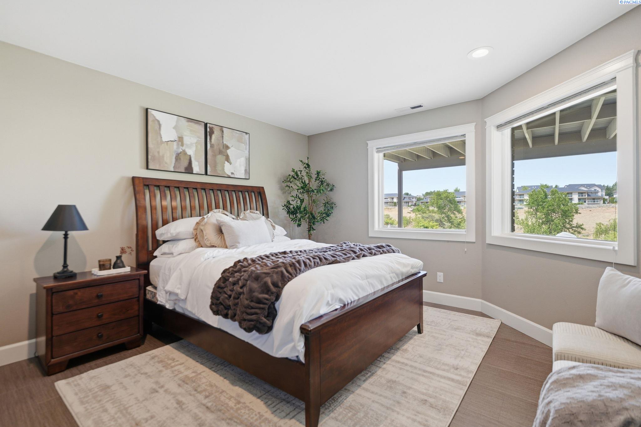 3521 W 36th Loop