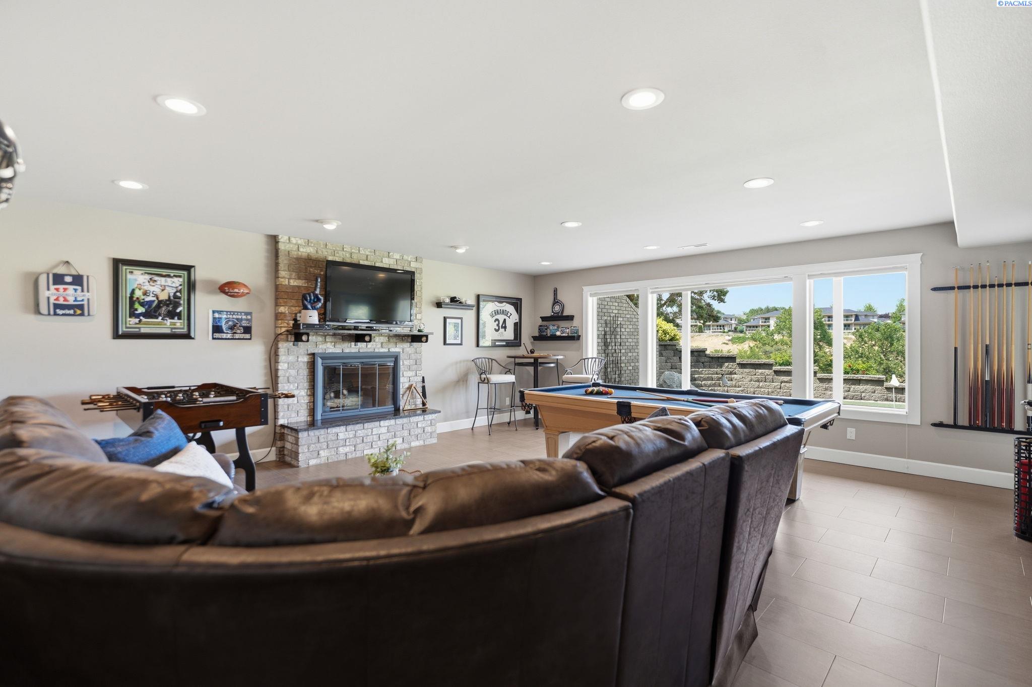 3521 W 36th Loop