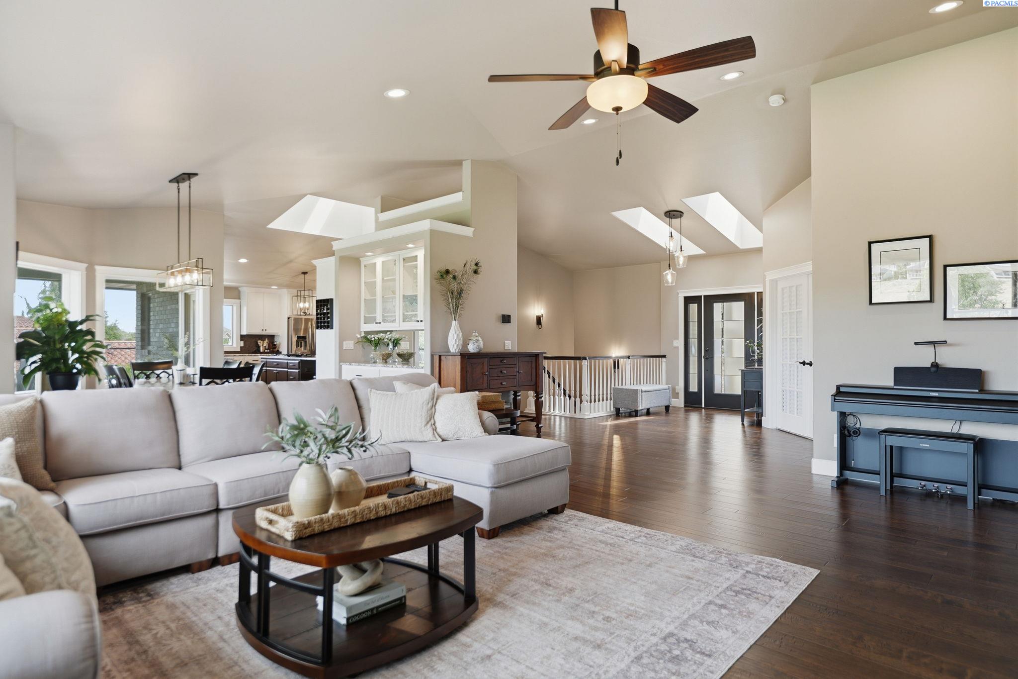 3521 W 36th Loop