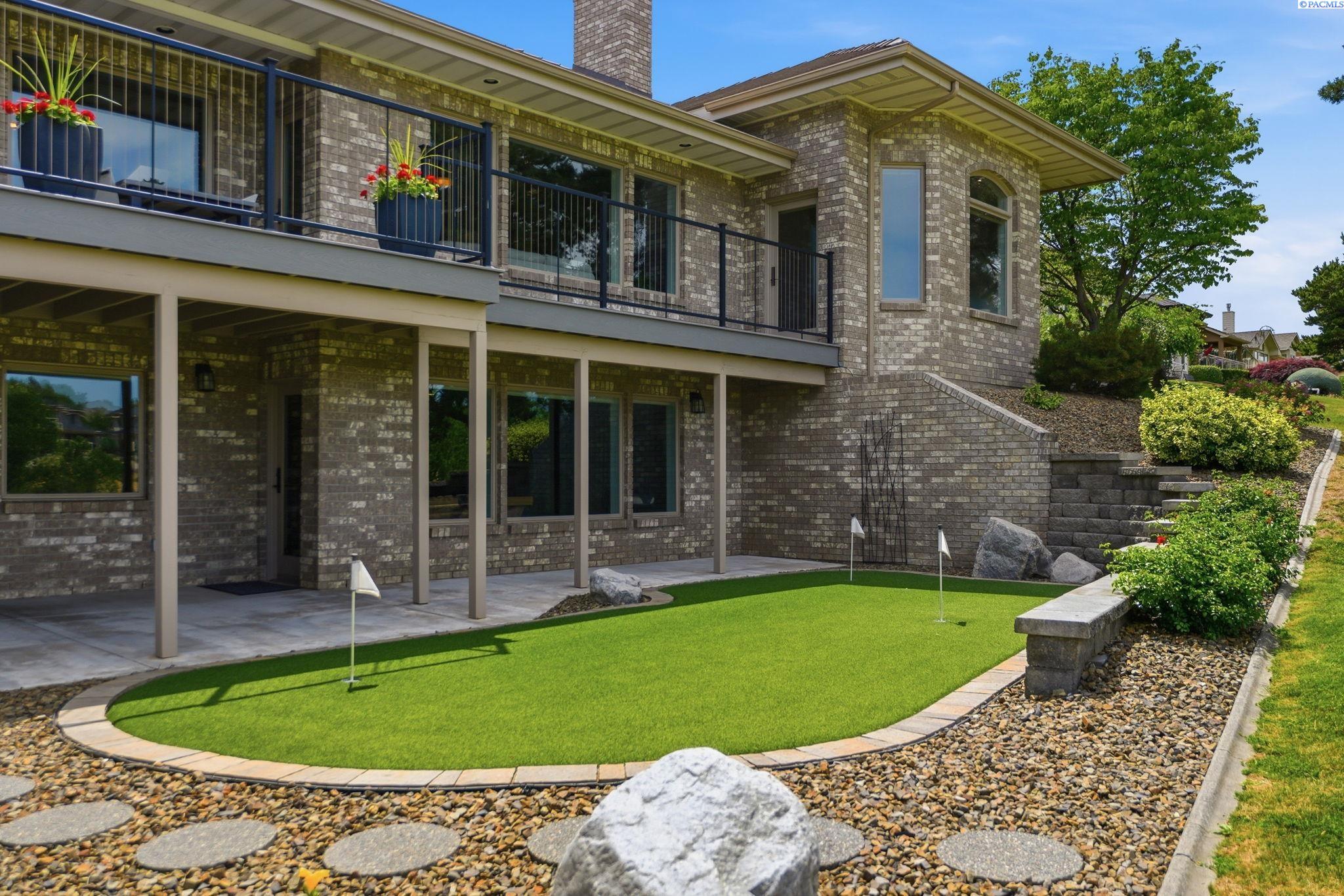 3521 W 36th Loop