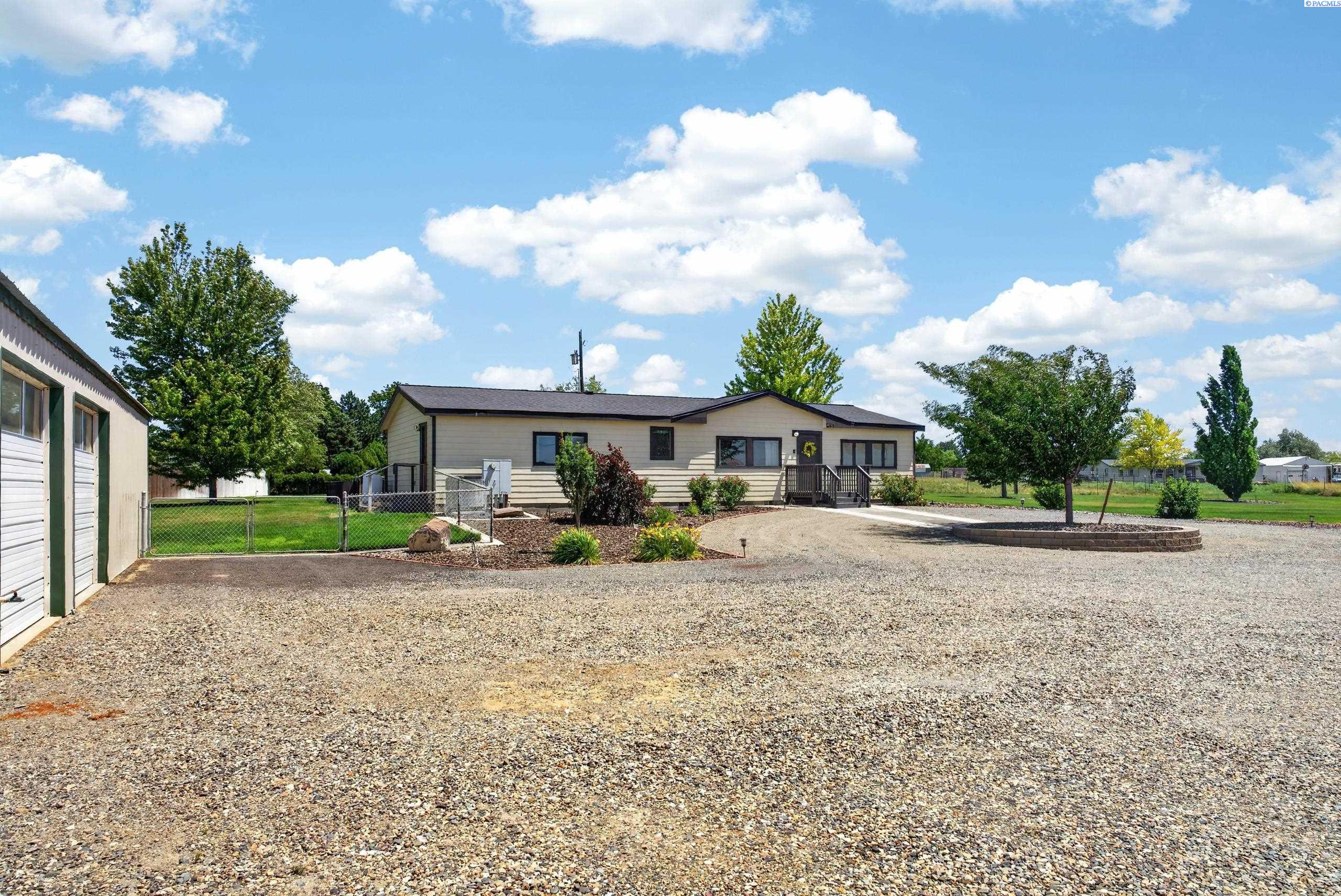 251 Hanson Loop