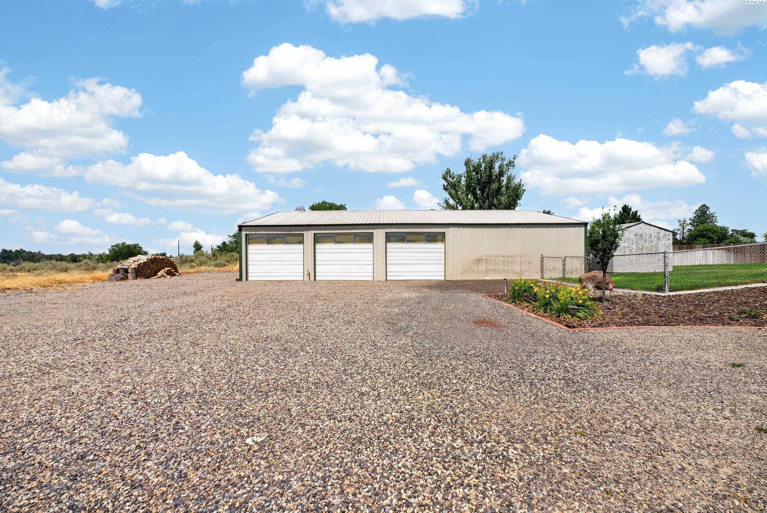 251 Hanson Loop