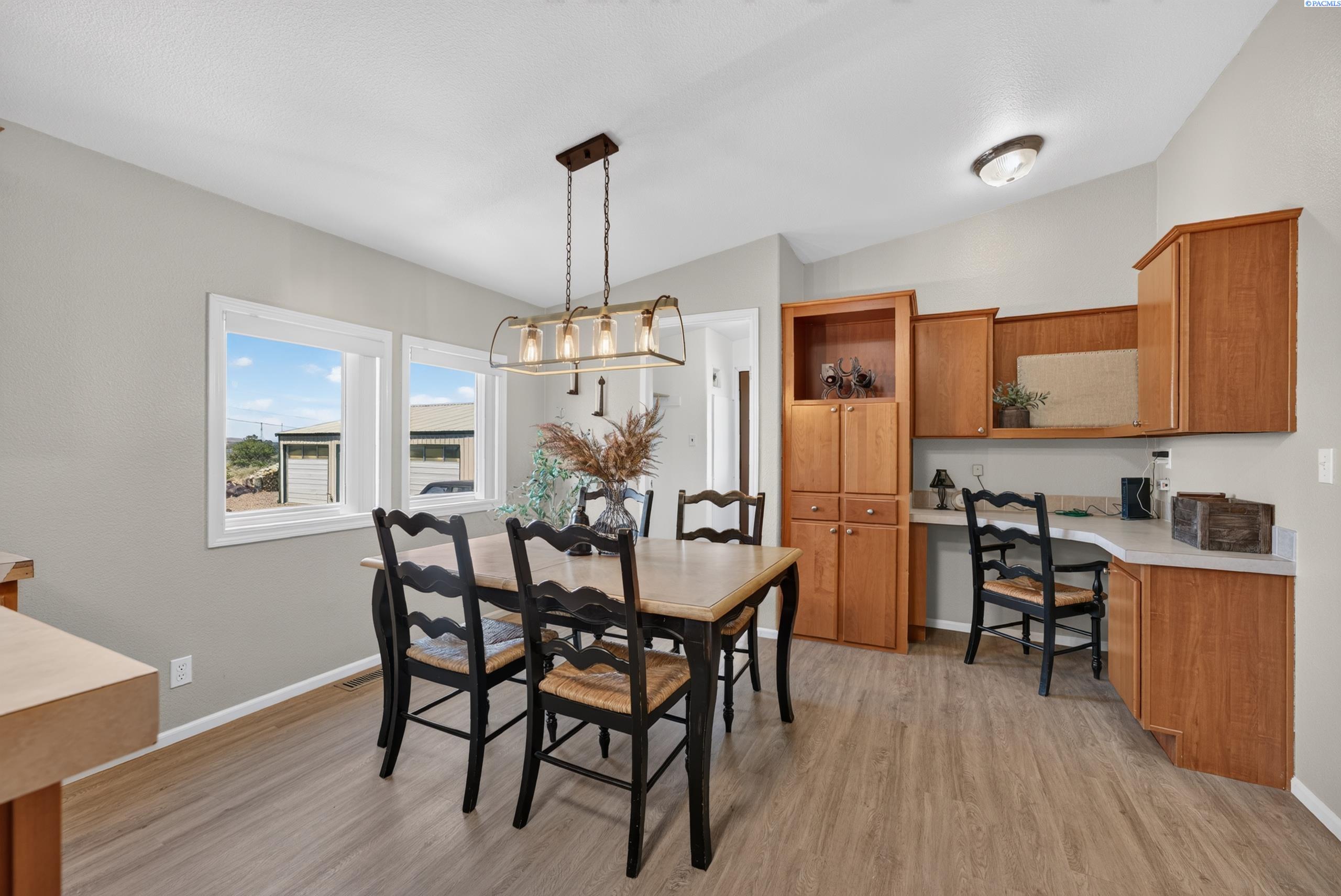 251 Hanson Loop