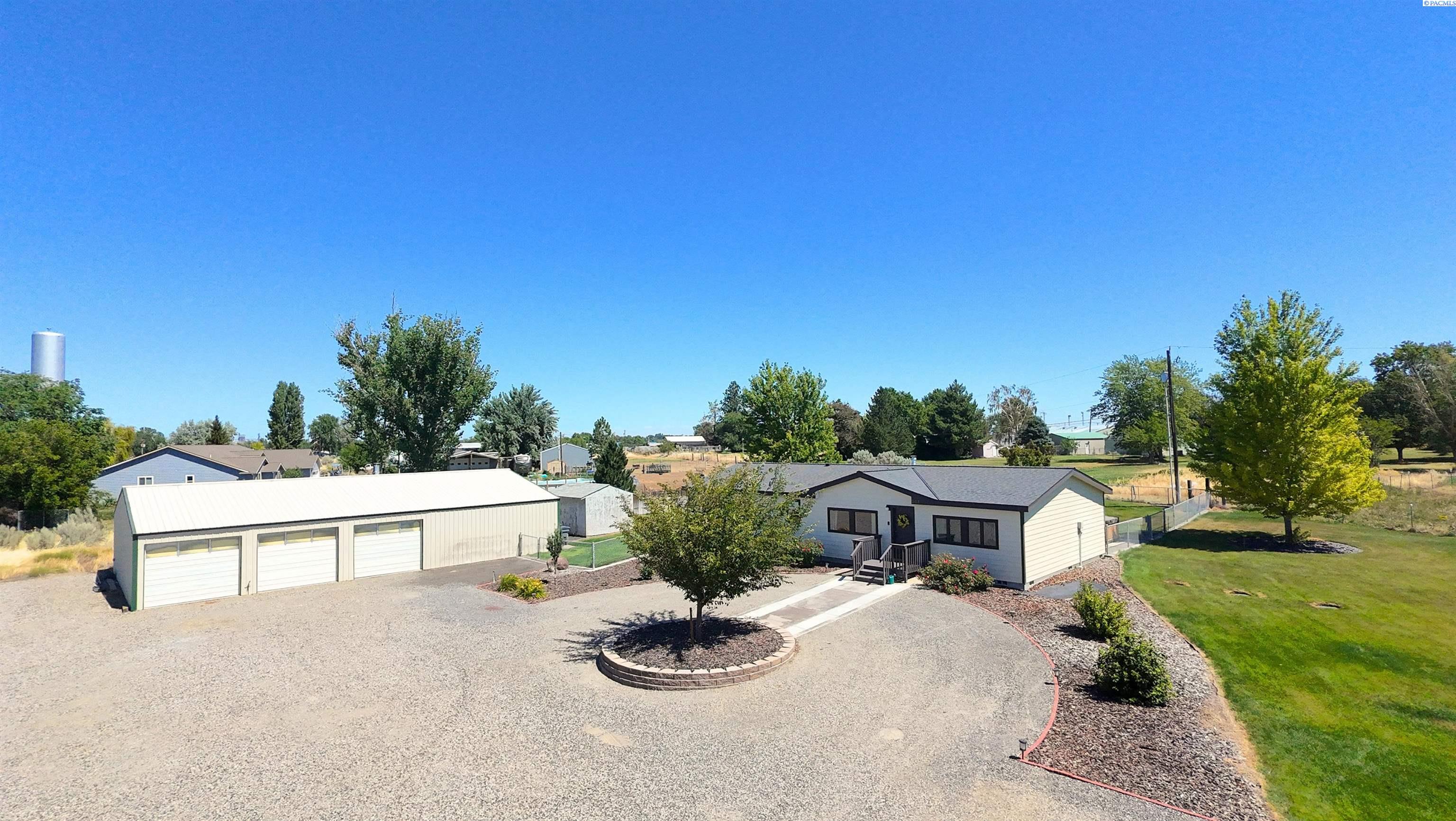 251 Hanson Loop