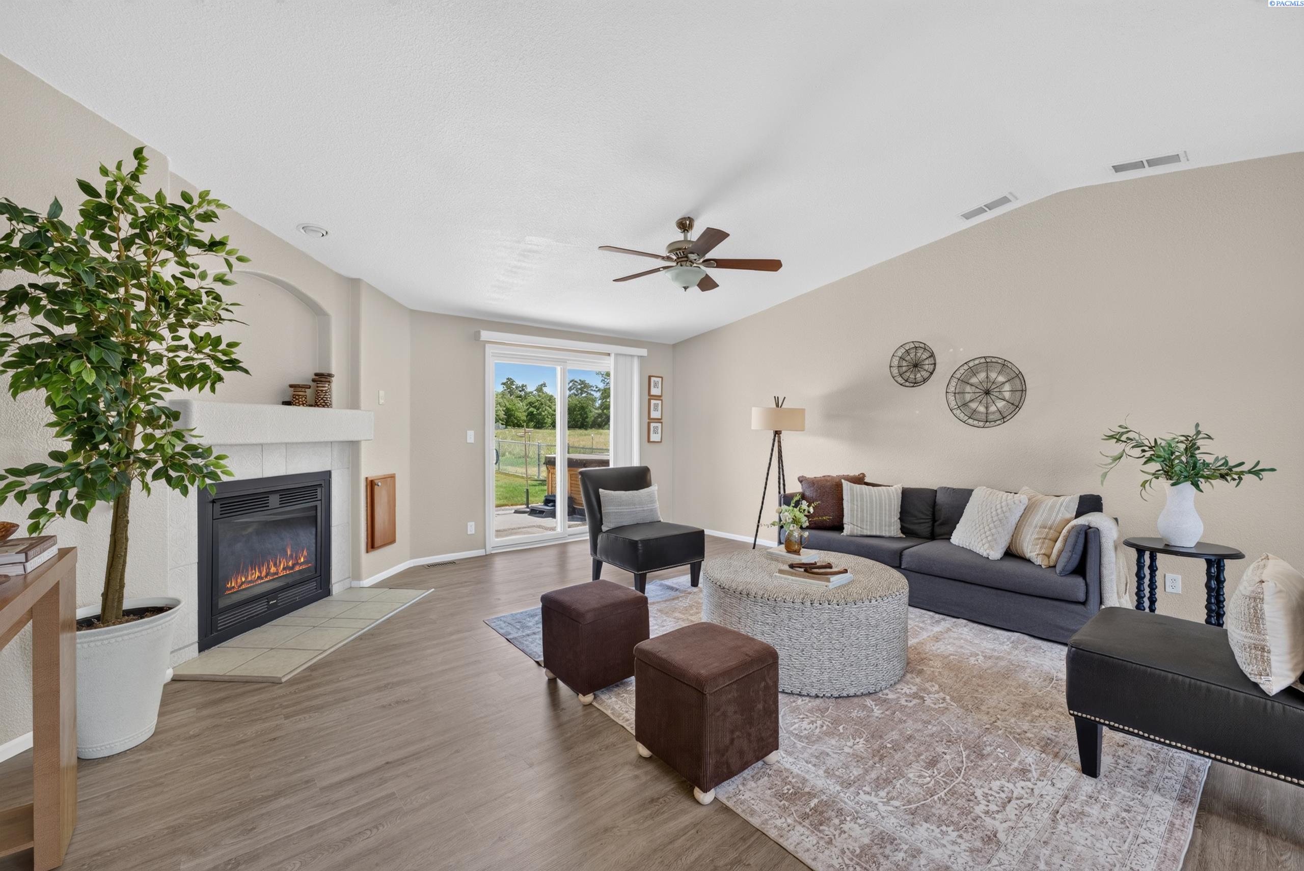 251 Hanson Loop