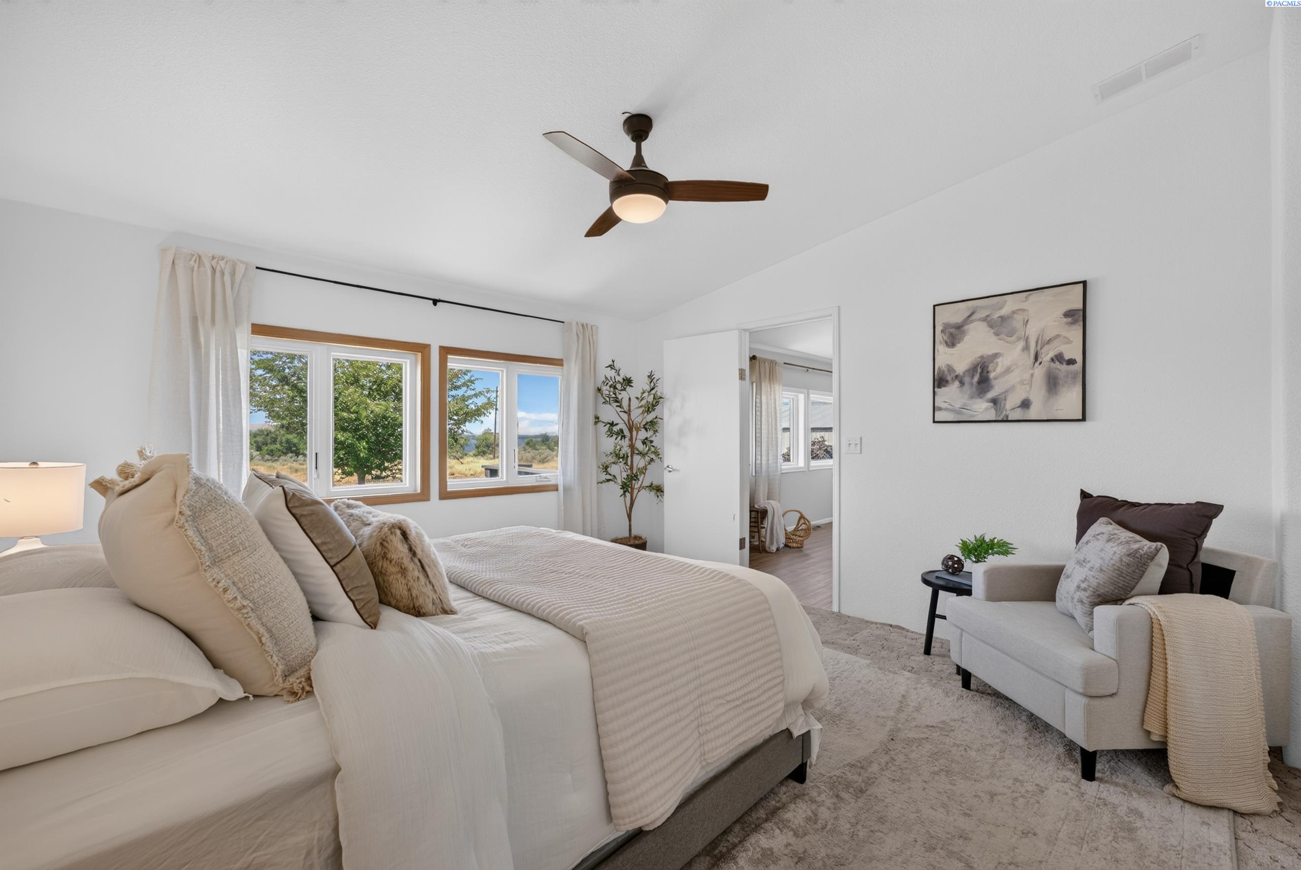 251 Hanson Loop