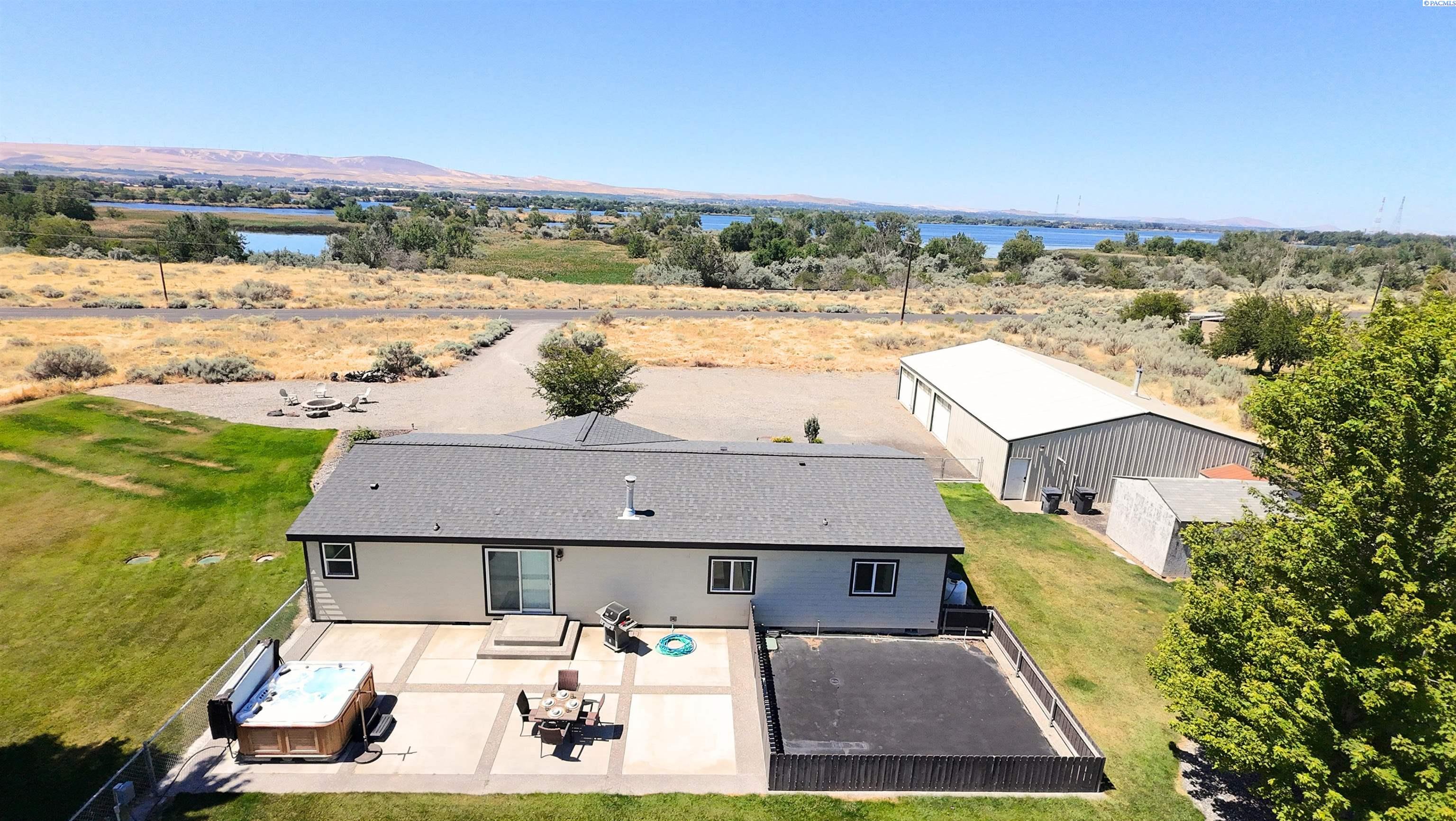 251 Hanson Loop