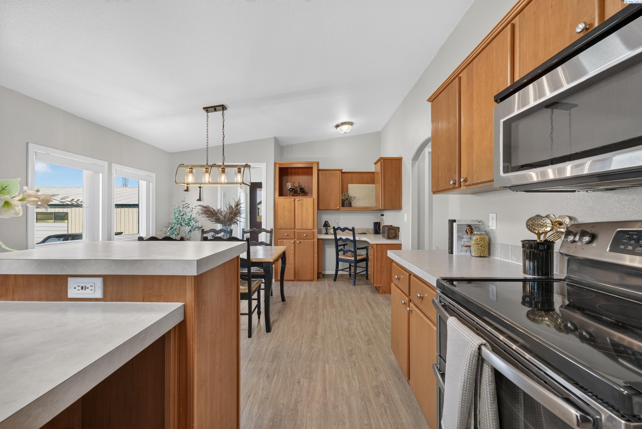 251 Hanson Loop