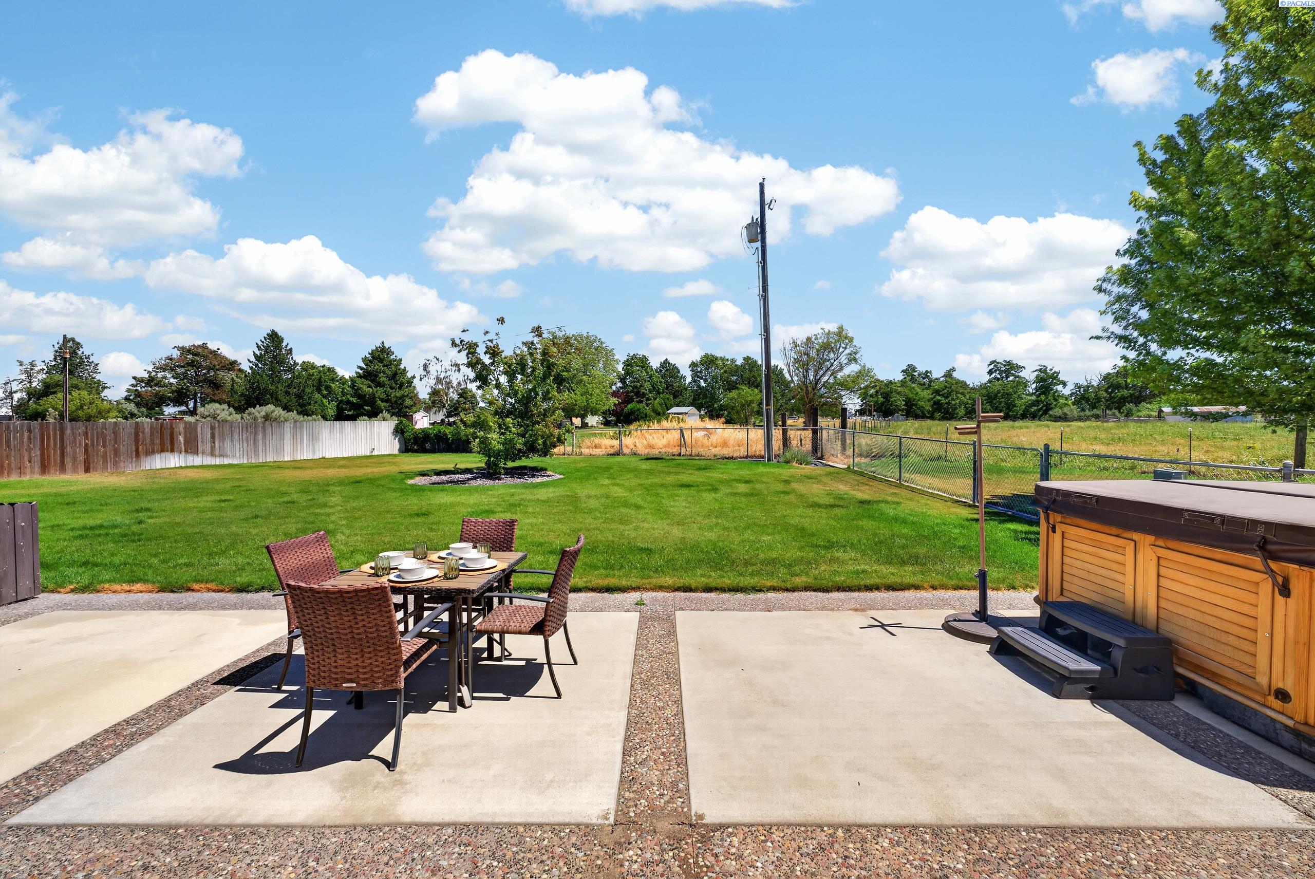 251 Hanson Loop