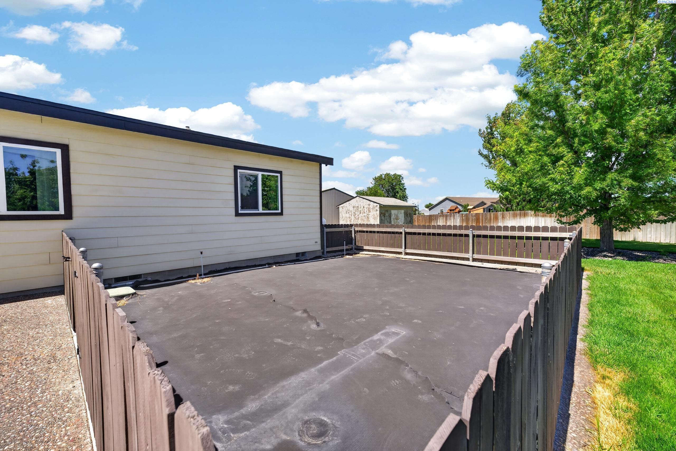251 Hanson Loop