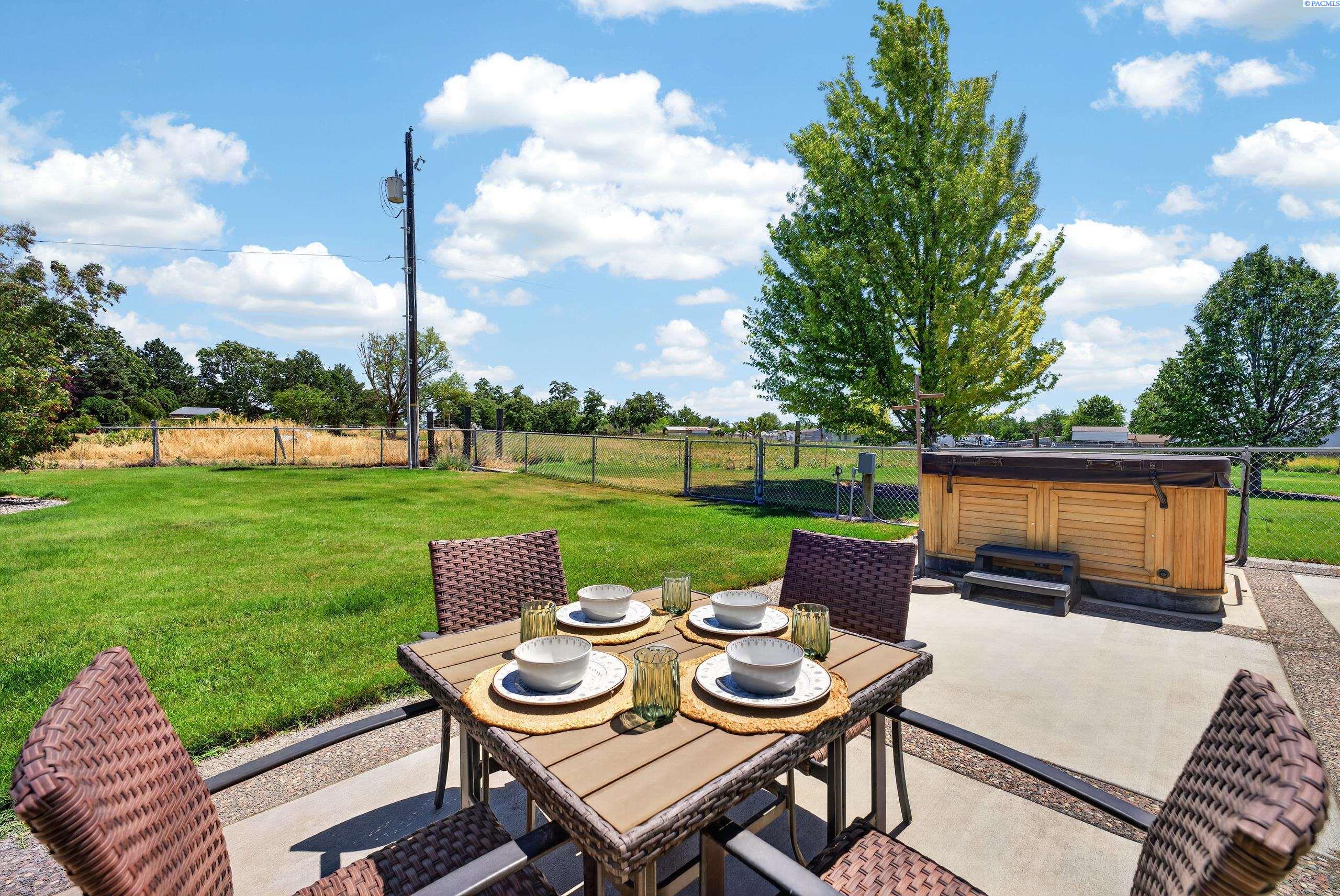 251 Hanson Loop