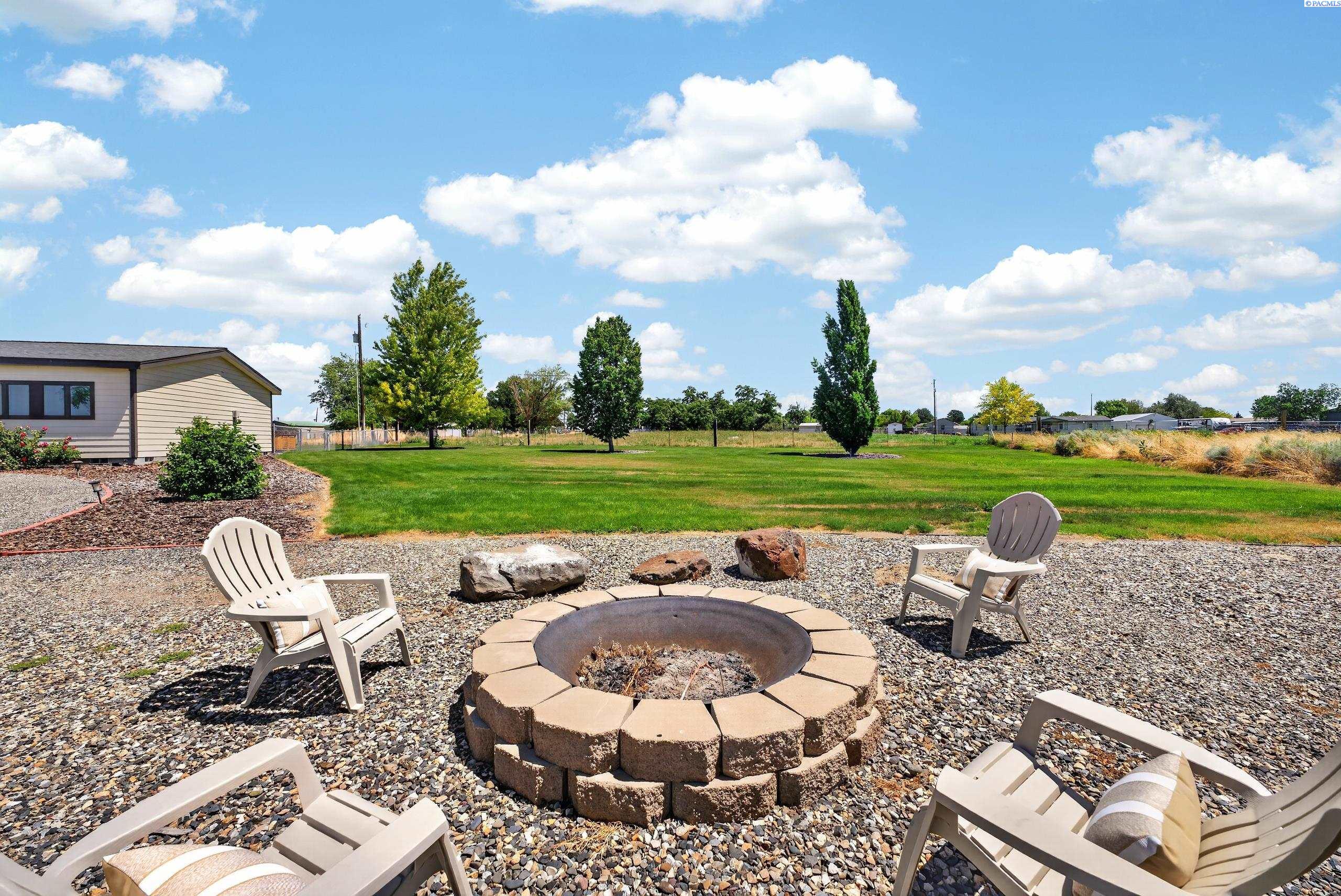 251 Hanson Loop
