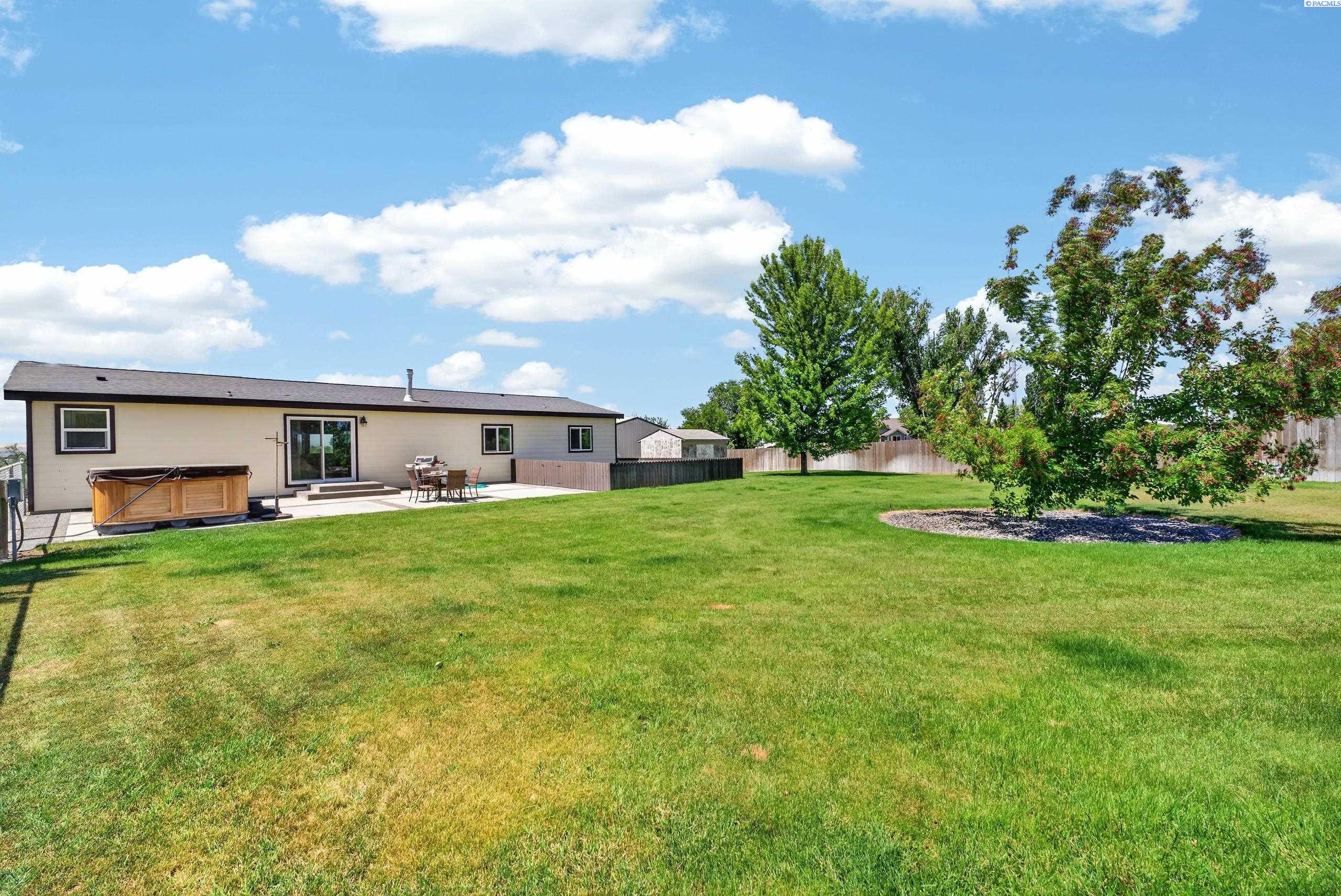 251 Hanson Loop
