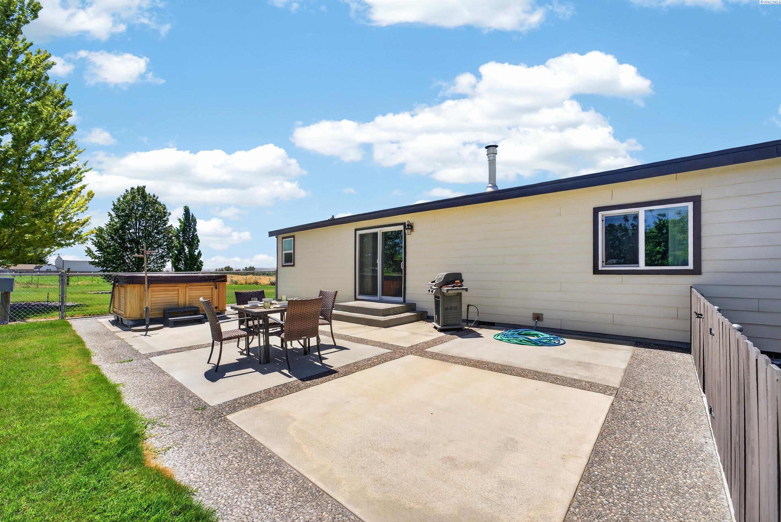 251 Hanson Loop