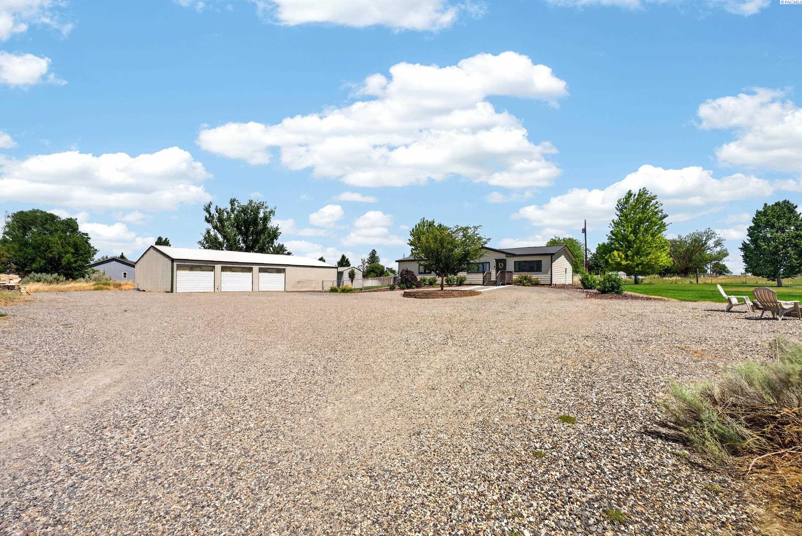 251 Hanson Loop