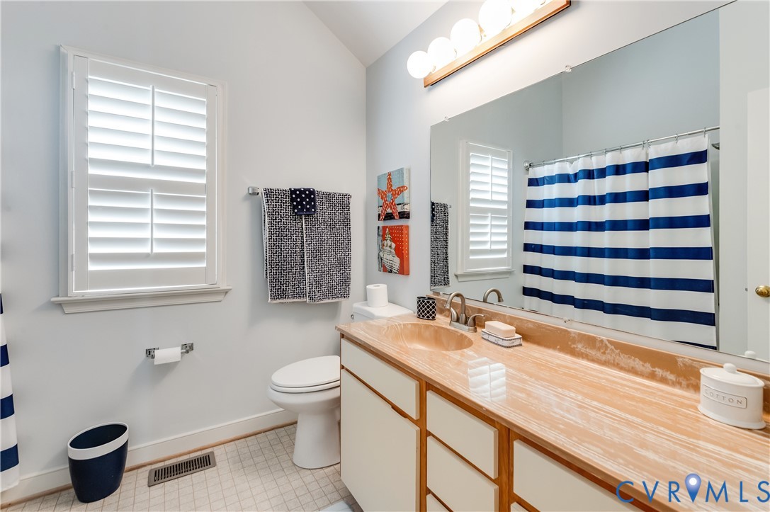 65 Oyster Shell Rd Unit#10