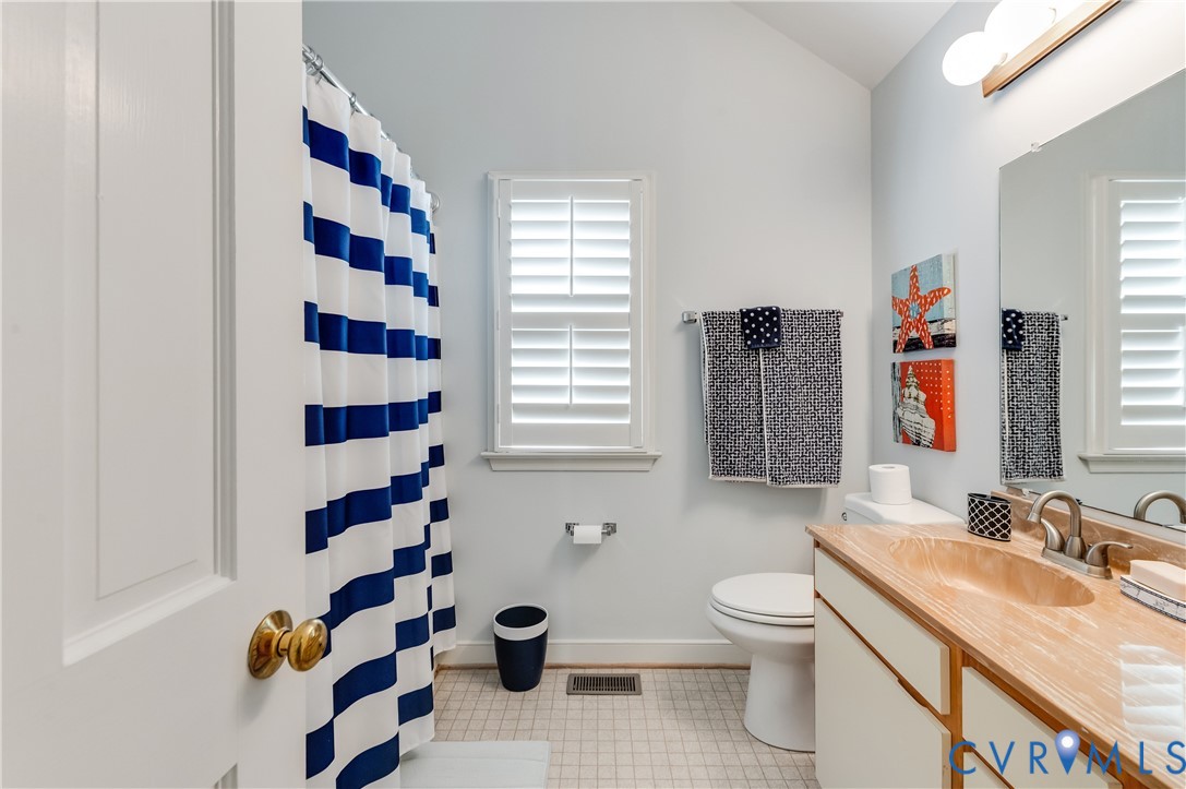 65 Oyster Shell Rd Unit#10