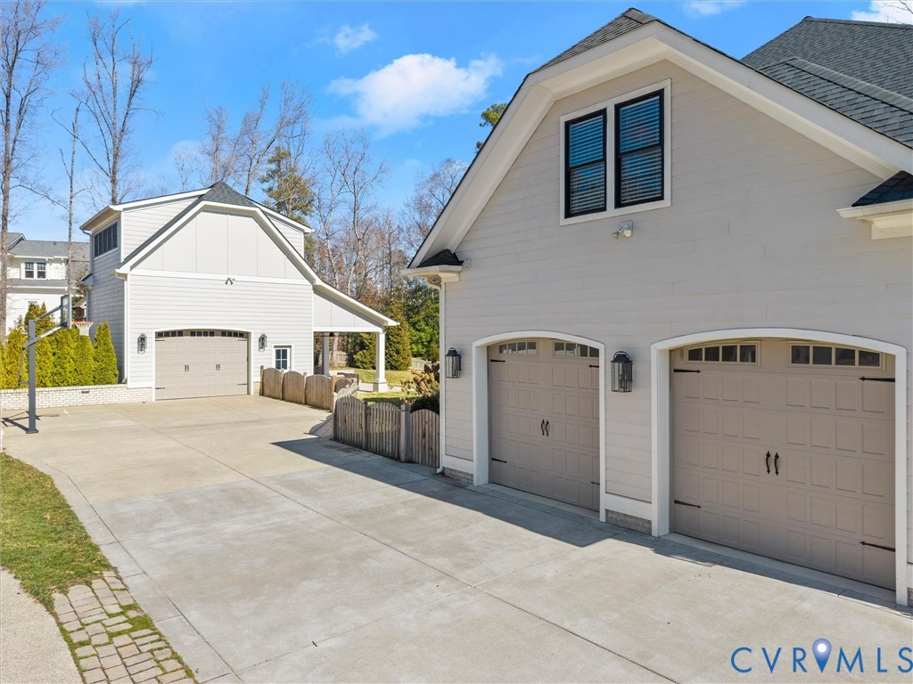 2100 Tulip Hill Dr