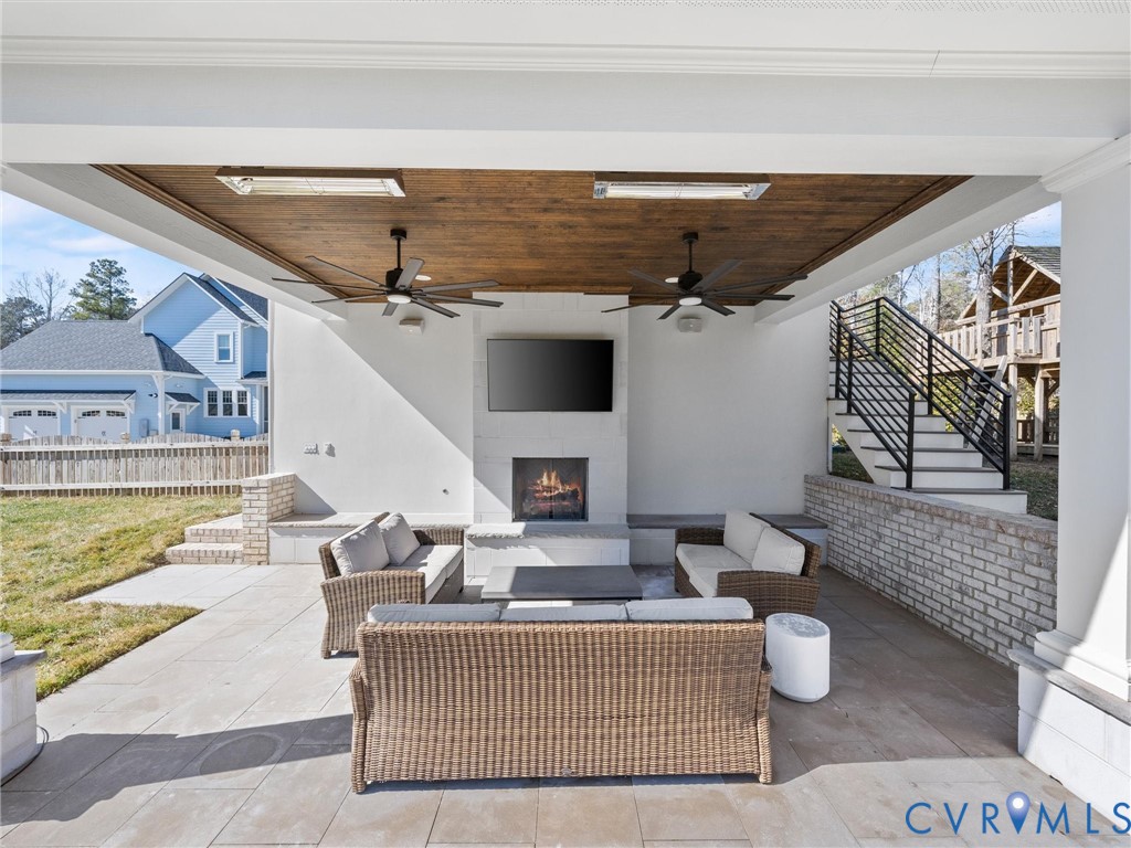 2100 Tulip Hill Dr