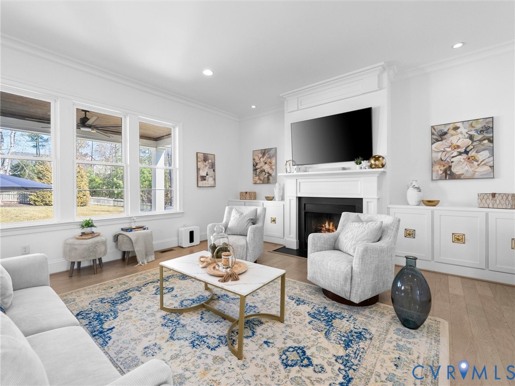 2100 Tulip Hill Dr