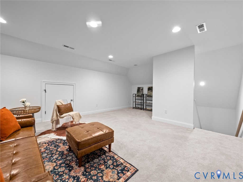 2100 Tulip Hill Dr
