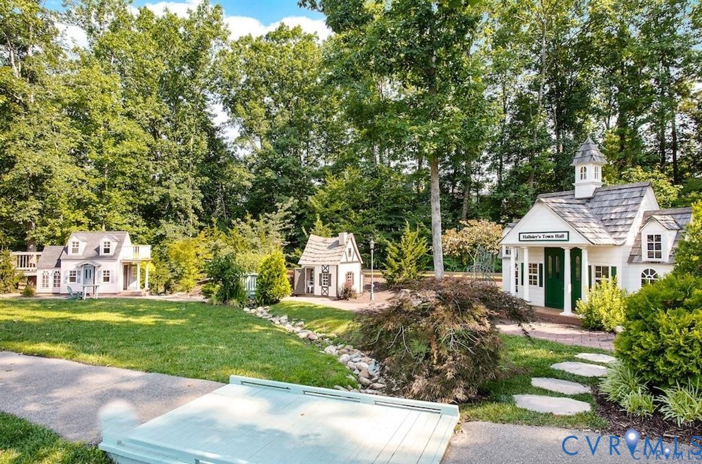 2100 Tulip Hill Dr