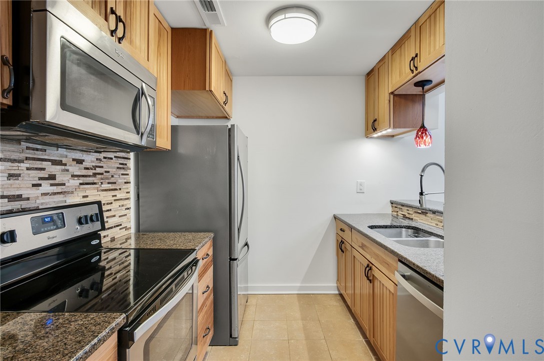 2151 Waters Mill Pt