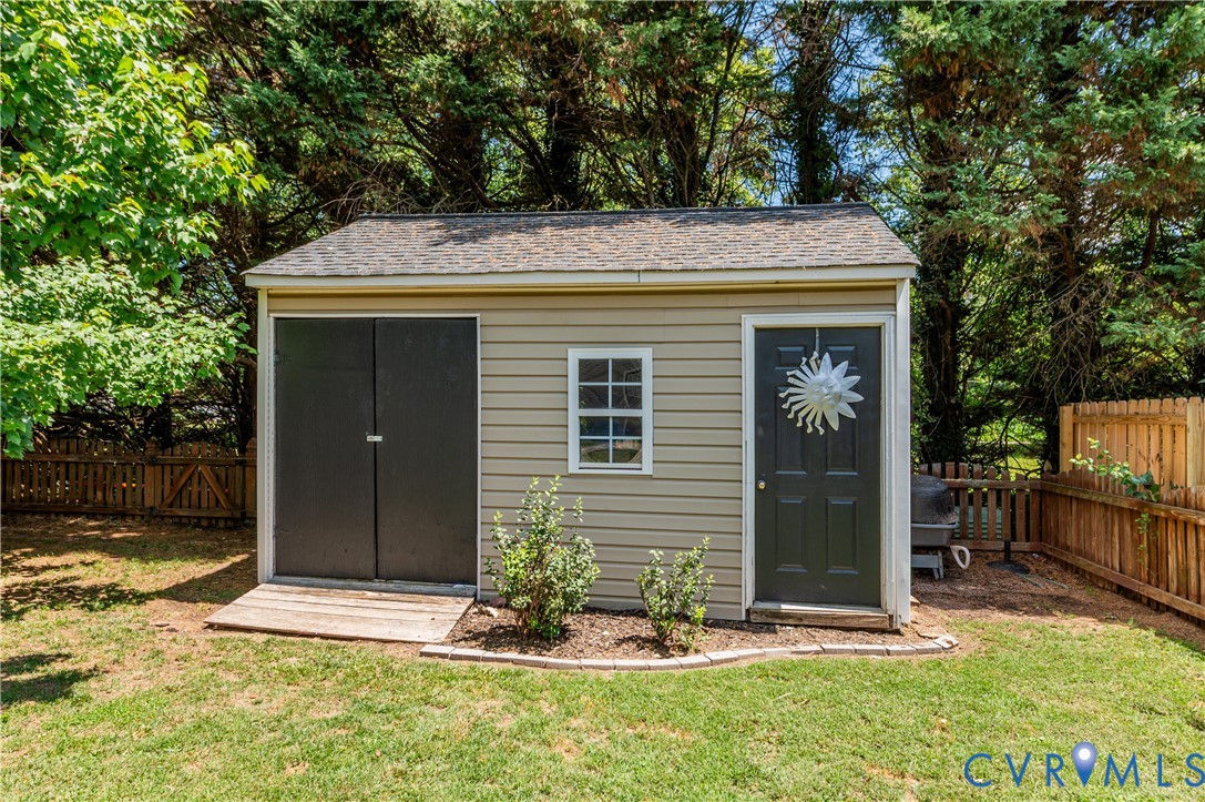 8320 Laurel Meadows Dr