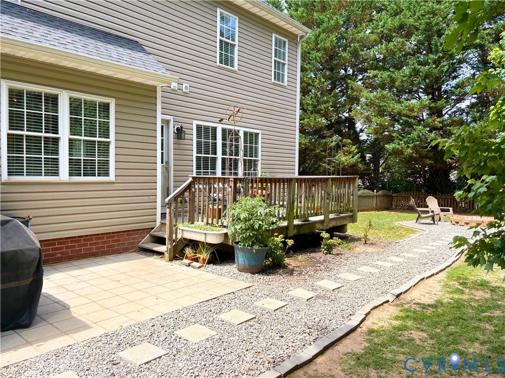 8320 Laurel Meadows Dr
