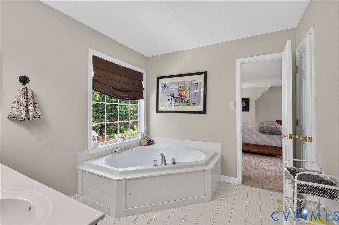 8320 Laurel Meadows Dr