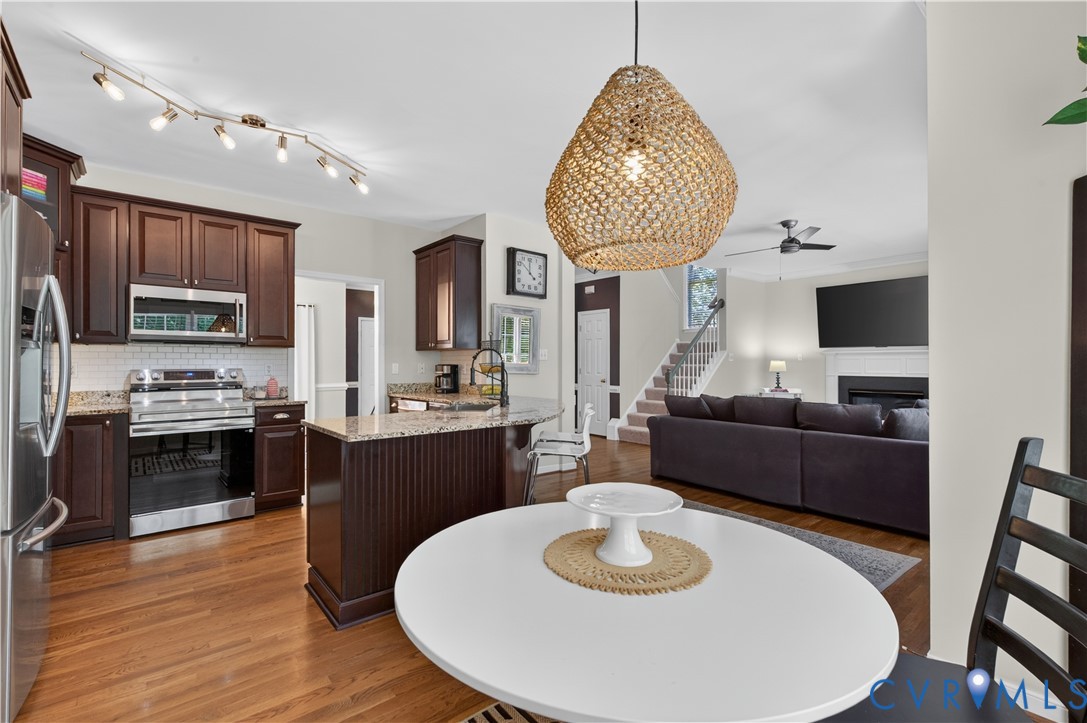 8320 Laurel Meadows Dr