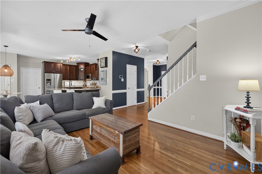 8320 Laurel Meadows Dr