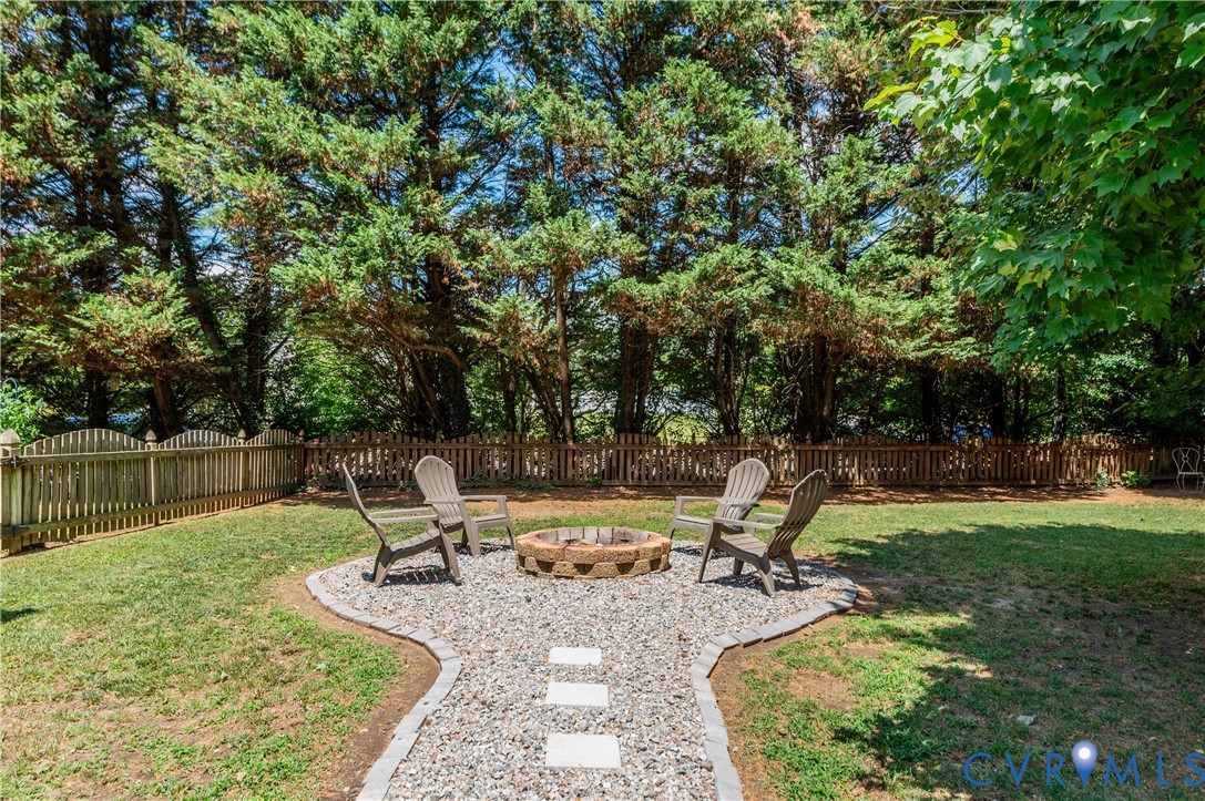 8320 Laurel Meadows Dr