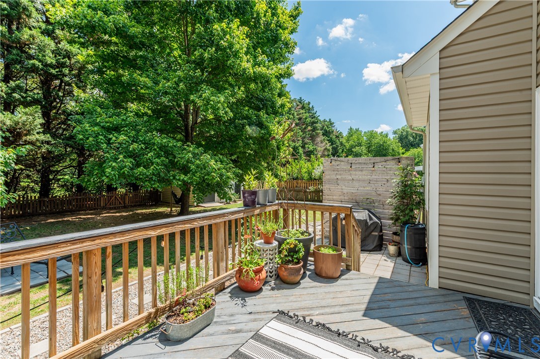 8320 Laurel Meadows Dr