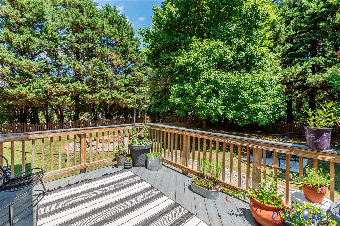 8320 Laurel Meadows Dr
