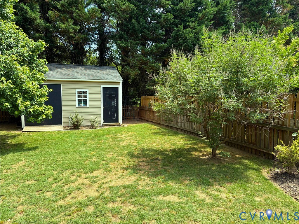 8320 Laurel Meadows Dr