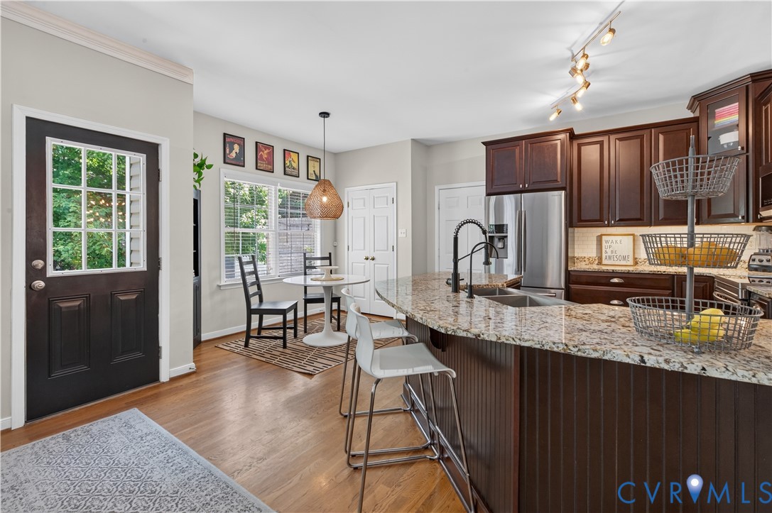 8320 Laurel Meadows Dr
