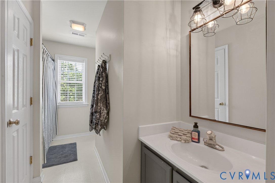 8320 Laurel Meadows Dr