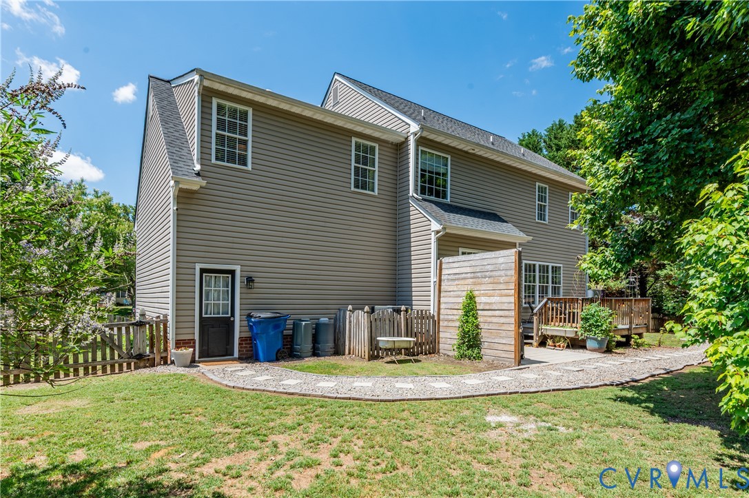 8320 Laurel Meadows Dr