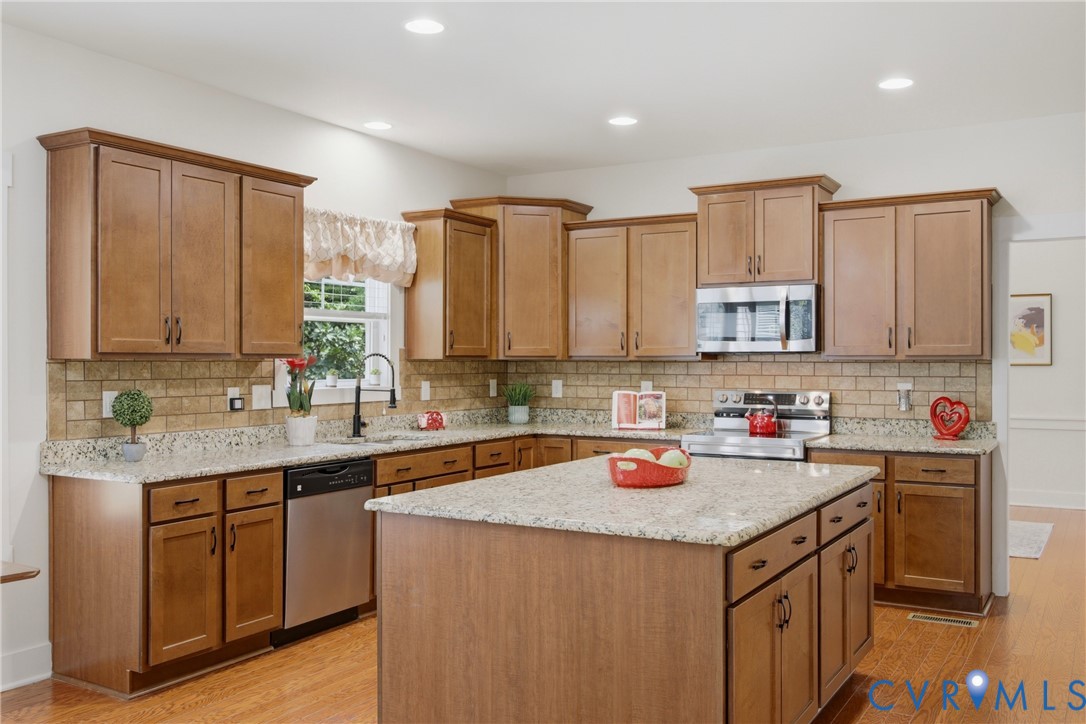 7551 English Boxwood Ln