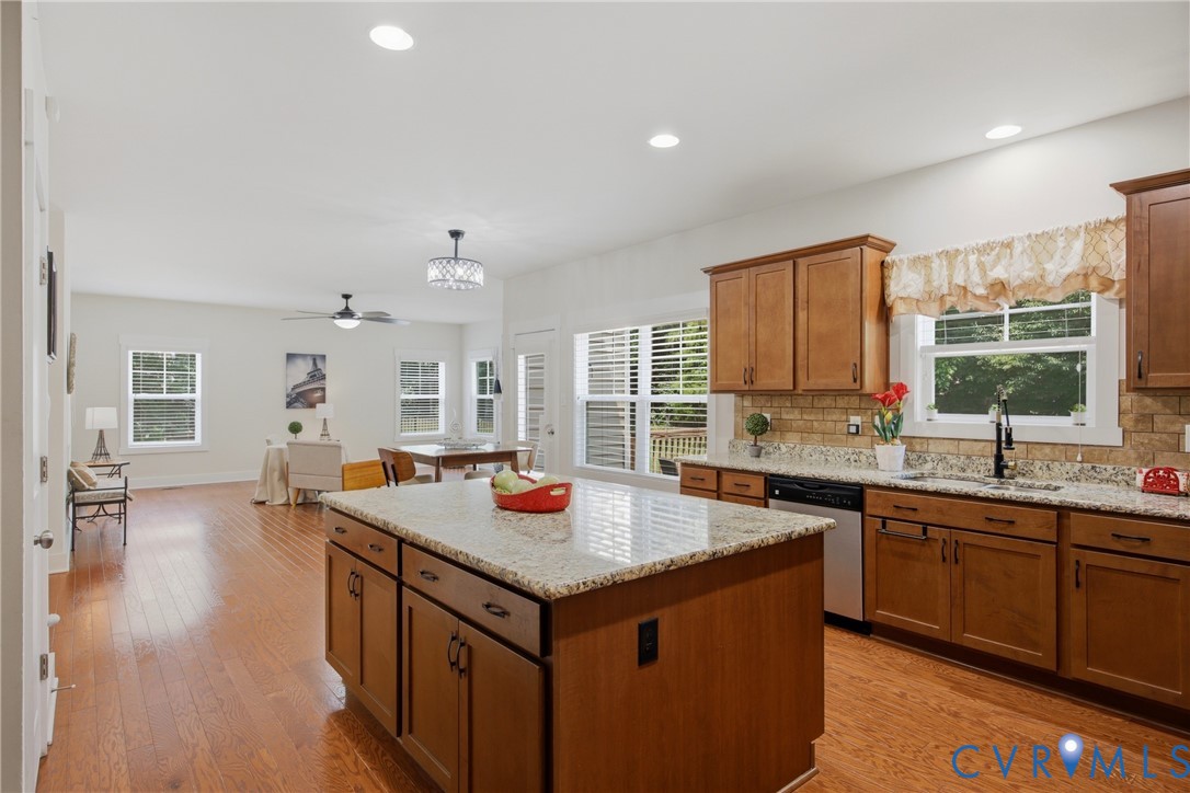 7551 English Boxwood Ln